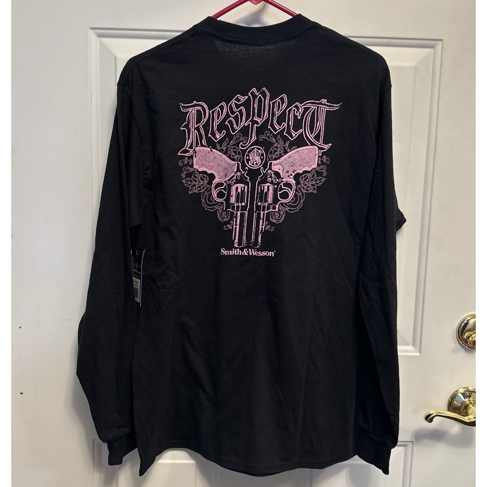 Smith & Wesson Womens Long Sleeve T-Shirt  Medium - Pink Pistols‎ Respect NWT